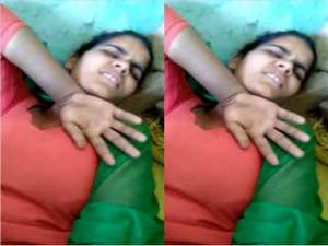 Cute Desi Girl Shows her Wet Pussy and Fucked Hard Cute Desi Girl Shows her Wet Pussy and Fucked Hard