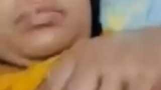 Mature Bhabi Showing Pussy