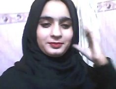 Desi Muslim Girl Showing Boobs In Bathroom And Recording For Boyfriend