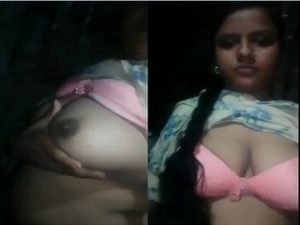 Cute Bangla Girl Shows her Boob and Fingering Cute Bangla Girl Shows her Boob and Fingering