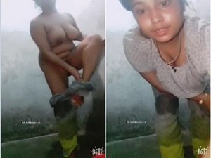 Cute Bangla Girl Shows her Boobs Cute Bangla Girl Shows her Boobs