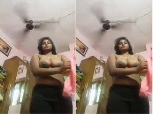Desi Girl Changing her Cloths Desi Girl Changing her Cloths