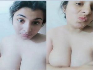 Paki Girl Shows Her Boobs Paki Girl Shows Her Boobs