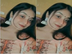 SEXY DESI GIRL SHOWS HER NUDE BODY FOR LOVER PART 1 SEXY DESI GIRL SHOWS HER NUDE BODY FOR LOVER PART 1